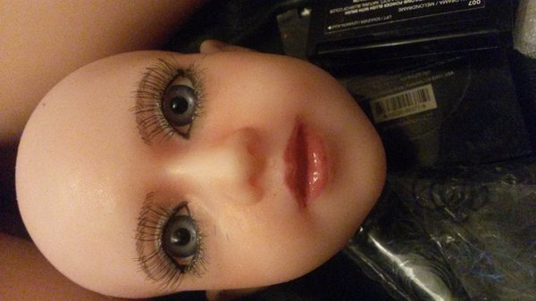 That's the eyeliner and lips of my halfling elf head for 80 cm doll