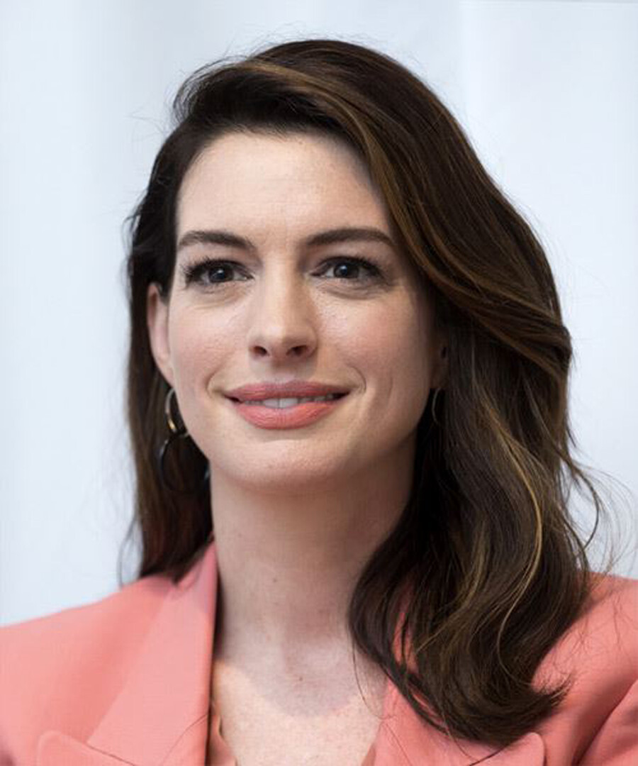 Anne Hathaway (2).jpg