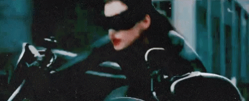 anne-hathaway-catwoman.gif