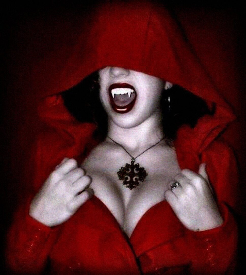 Vampire Xy In Red, 01.jpg